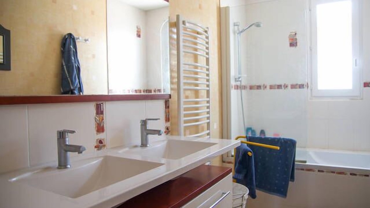 Photo of Bathroom in Loix