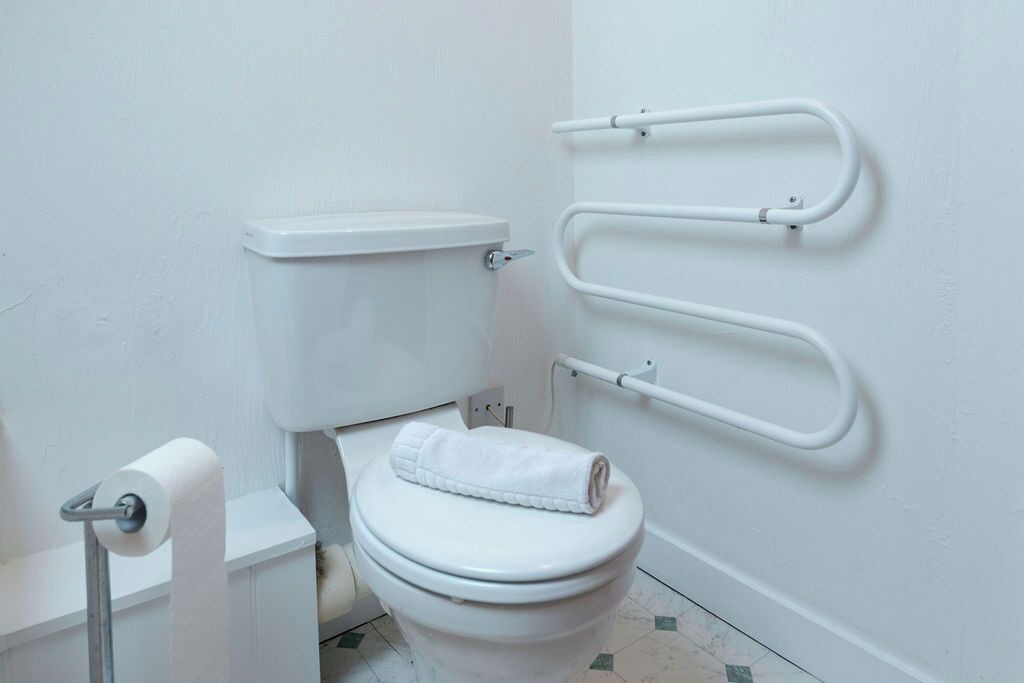 Photo of Bathroom in St Margaret's at Cliffe