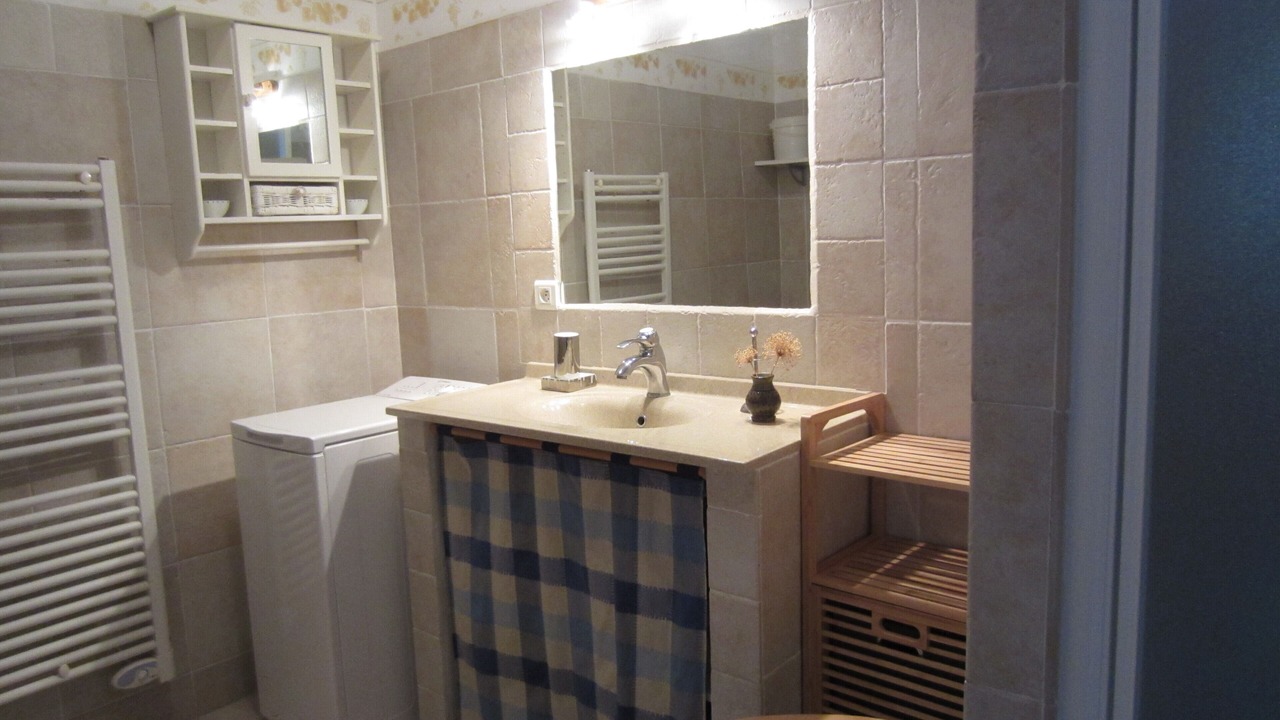 Photo of Bathroom in Saint-Quentin-la-Poterie
