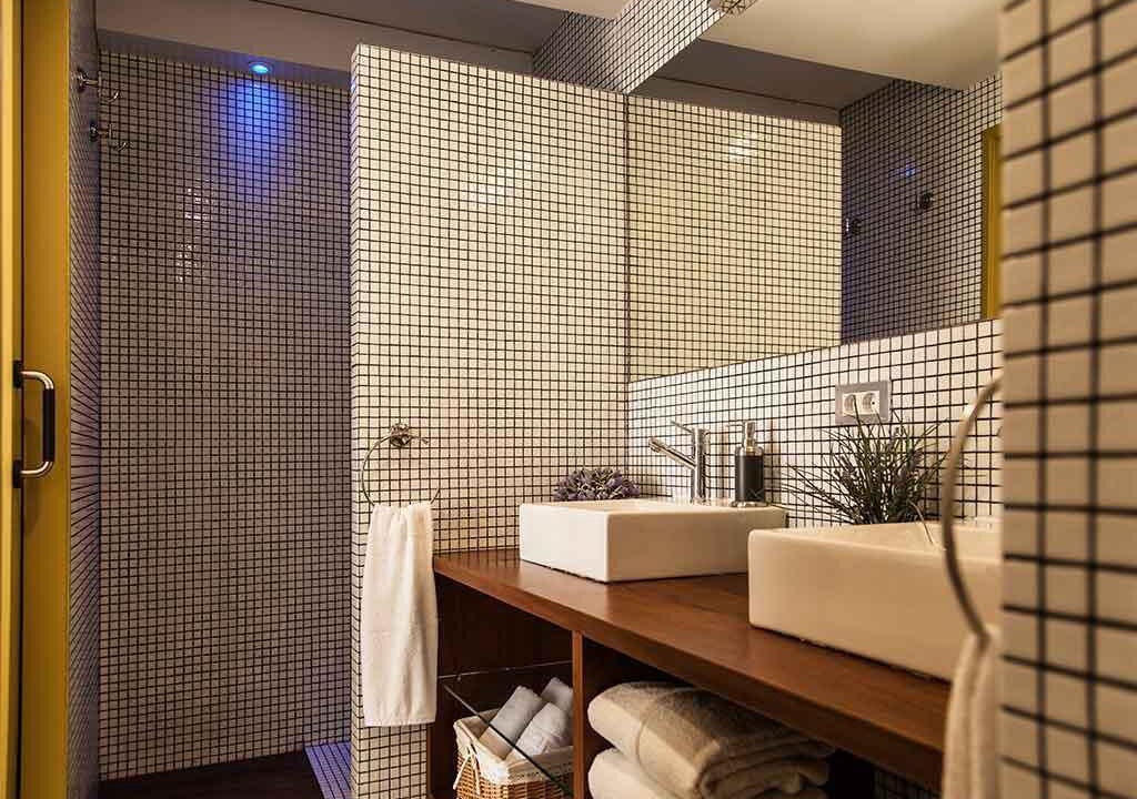Photo of Bathroom in Passeig Maritim