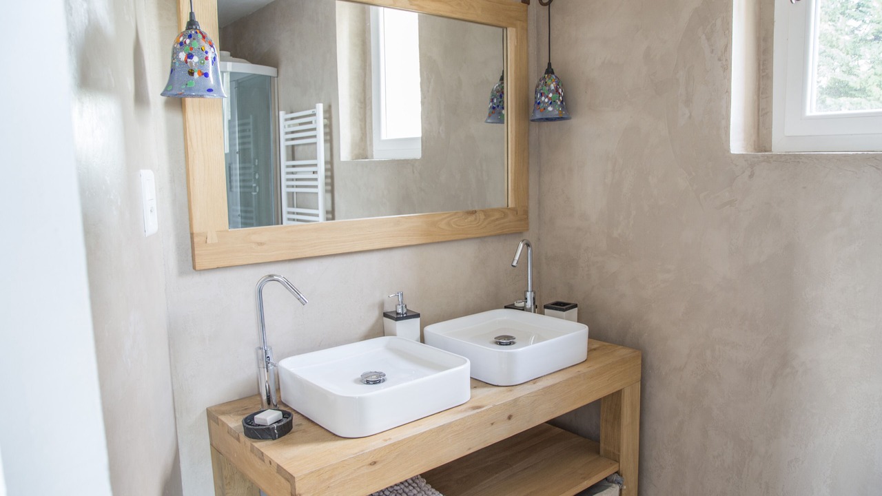 Photo of Bathroom in Saint-Hippolyte-de-Caton