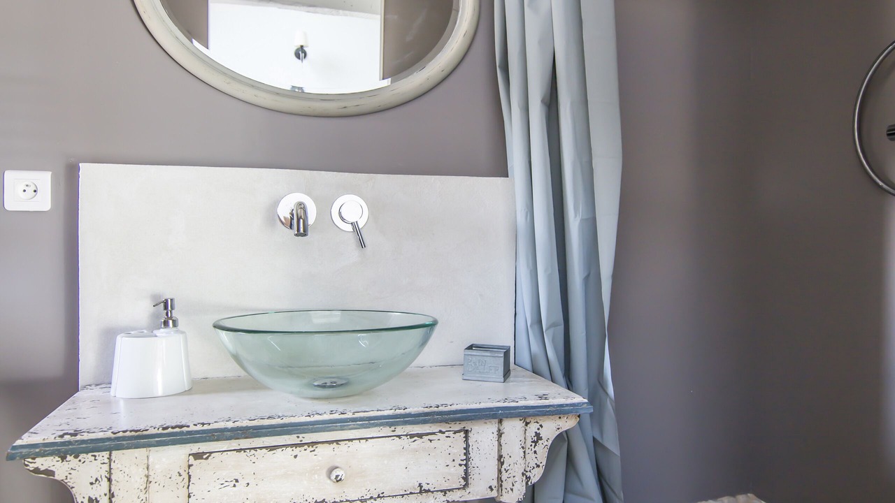 Photo of Bathroom in Saint-Hippolyte-de-Caton