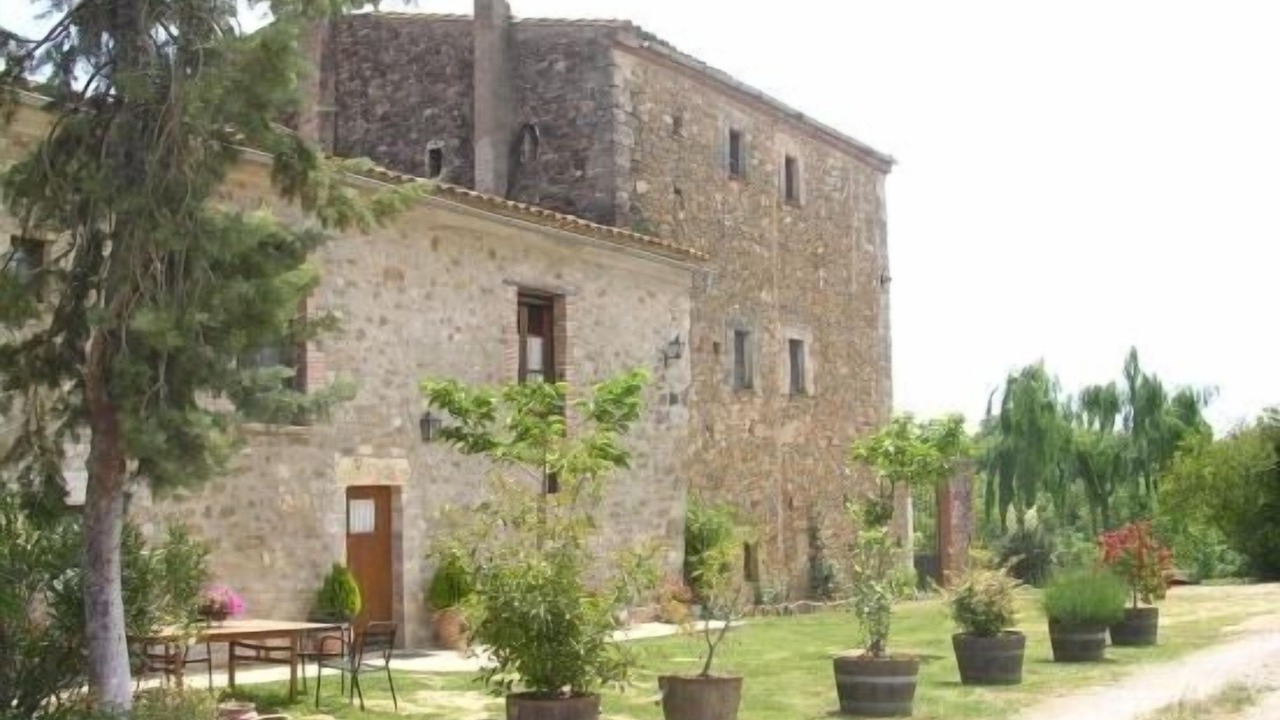 Photo of Outdoor in Maia de Montcal