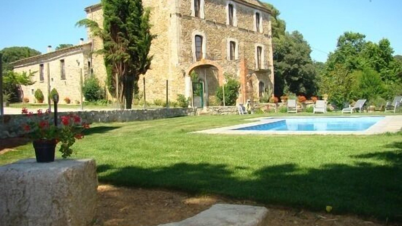 Photo of Outdoor in Maia de Montcal