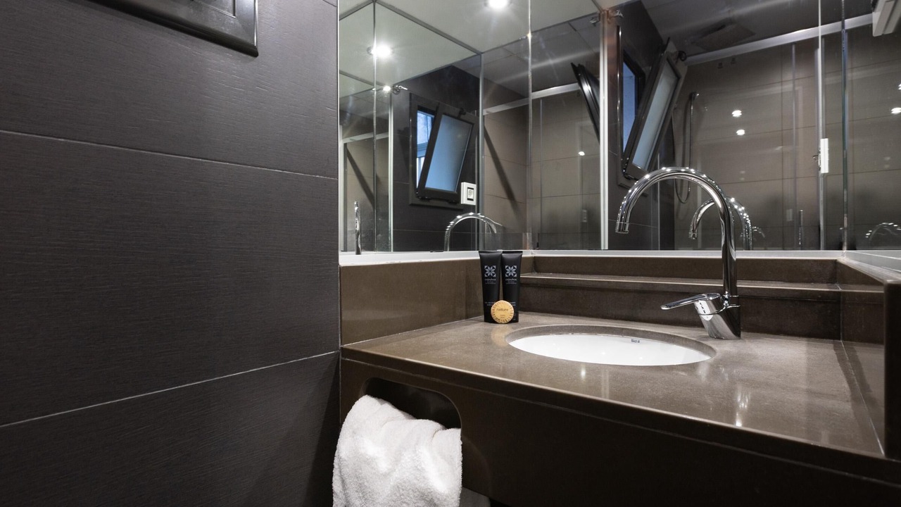 Photo of Bathroom in el Camp d'en Grassot i Gracia Nova