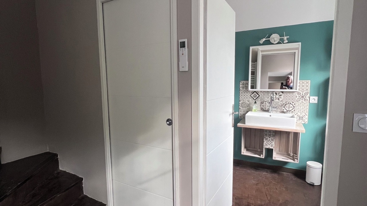 Photo of Bathroom in Castelnau-de-Guers