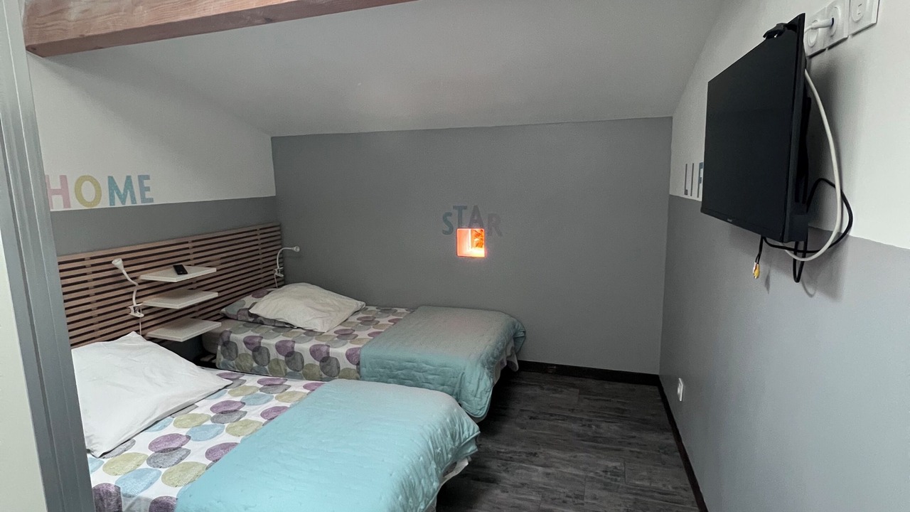 Photo of Bedroom in Castelnau-de-Guers