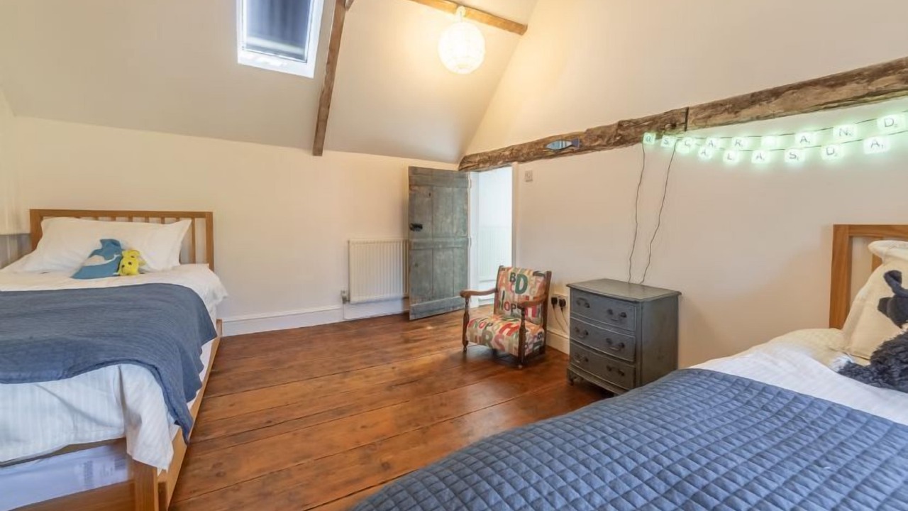 Photo of Others in Field Dalling