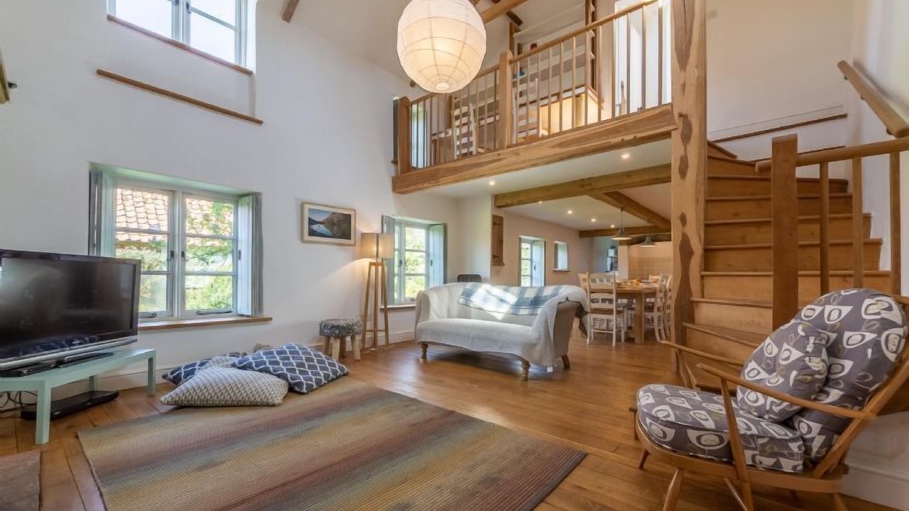 Photo of Others in Field Dalling