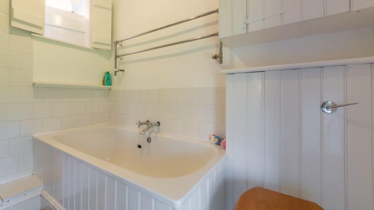 Photo of Others in Field Dalling