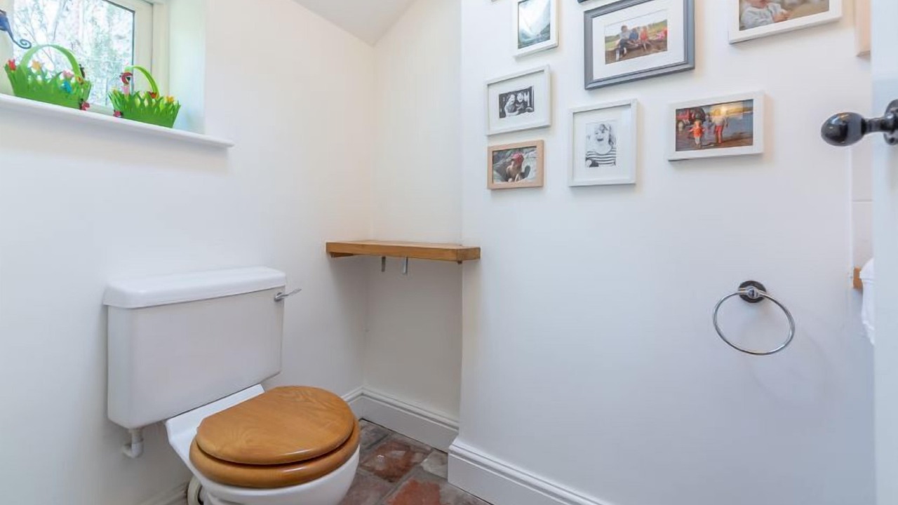 Photo of Others in Field Dalling