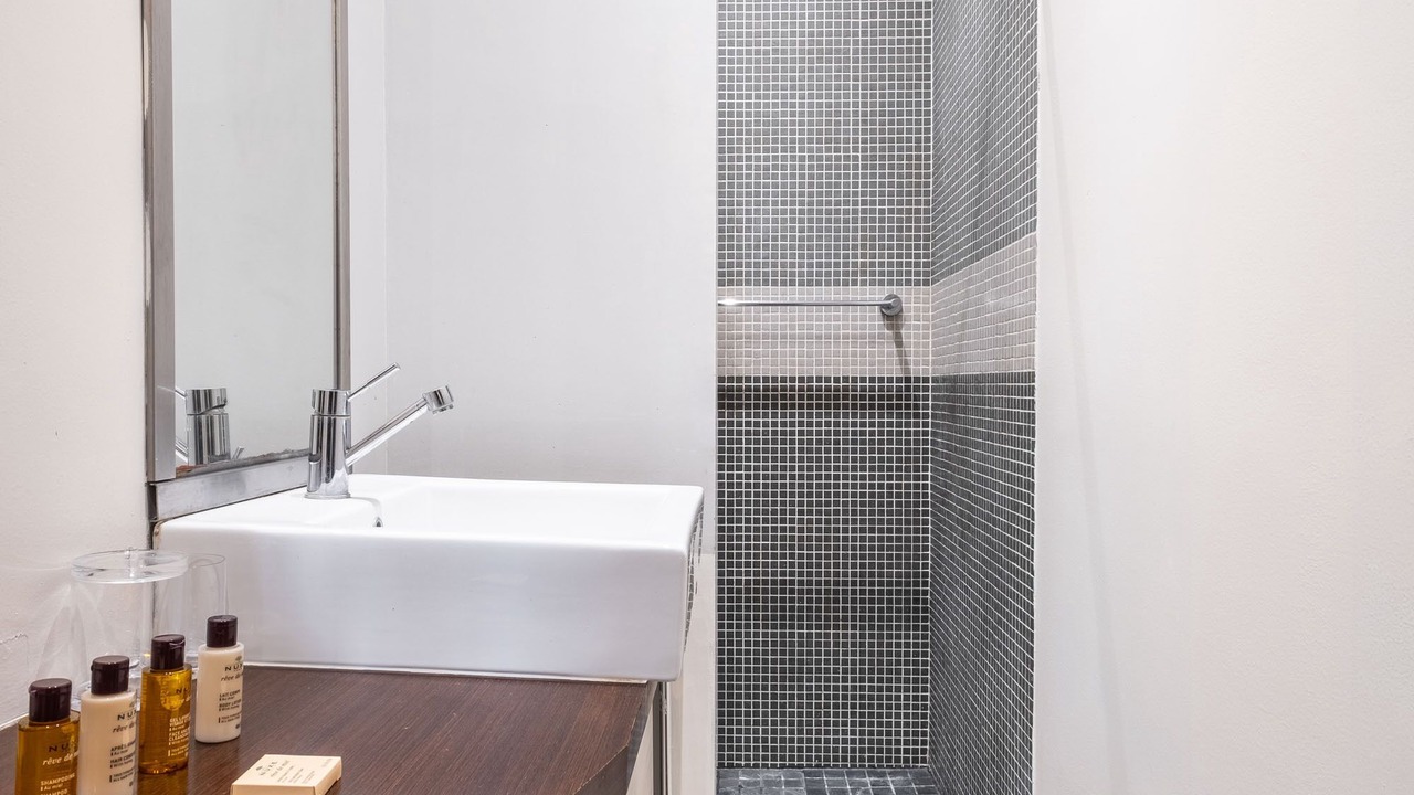 Photo of Bathroom in Odeon
