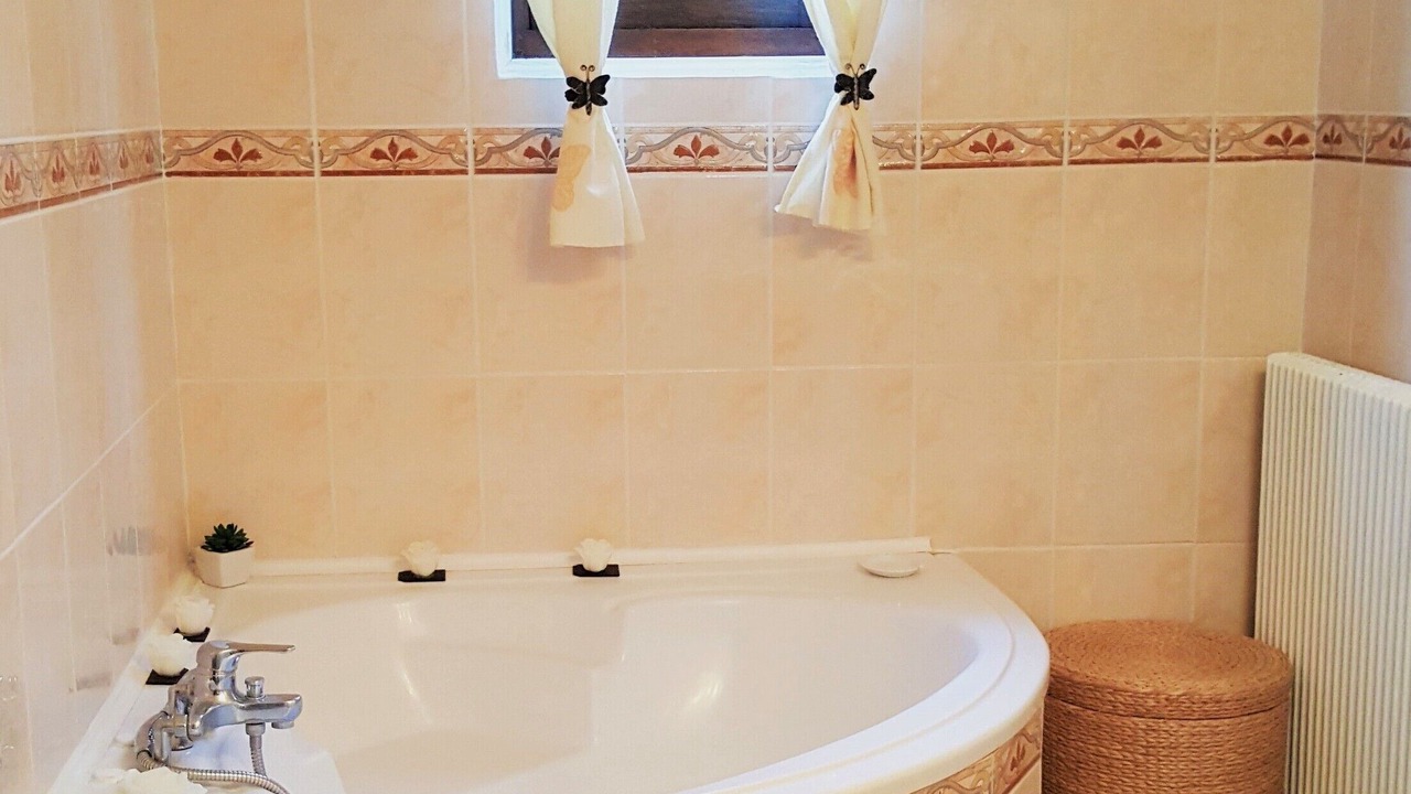 Photo of Bathroom in Equemauville
