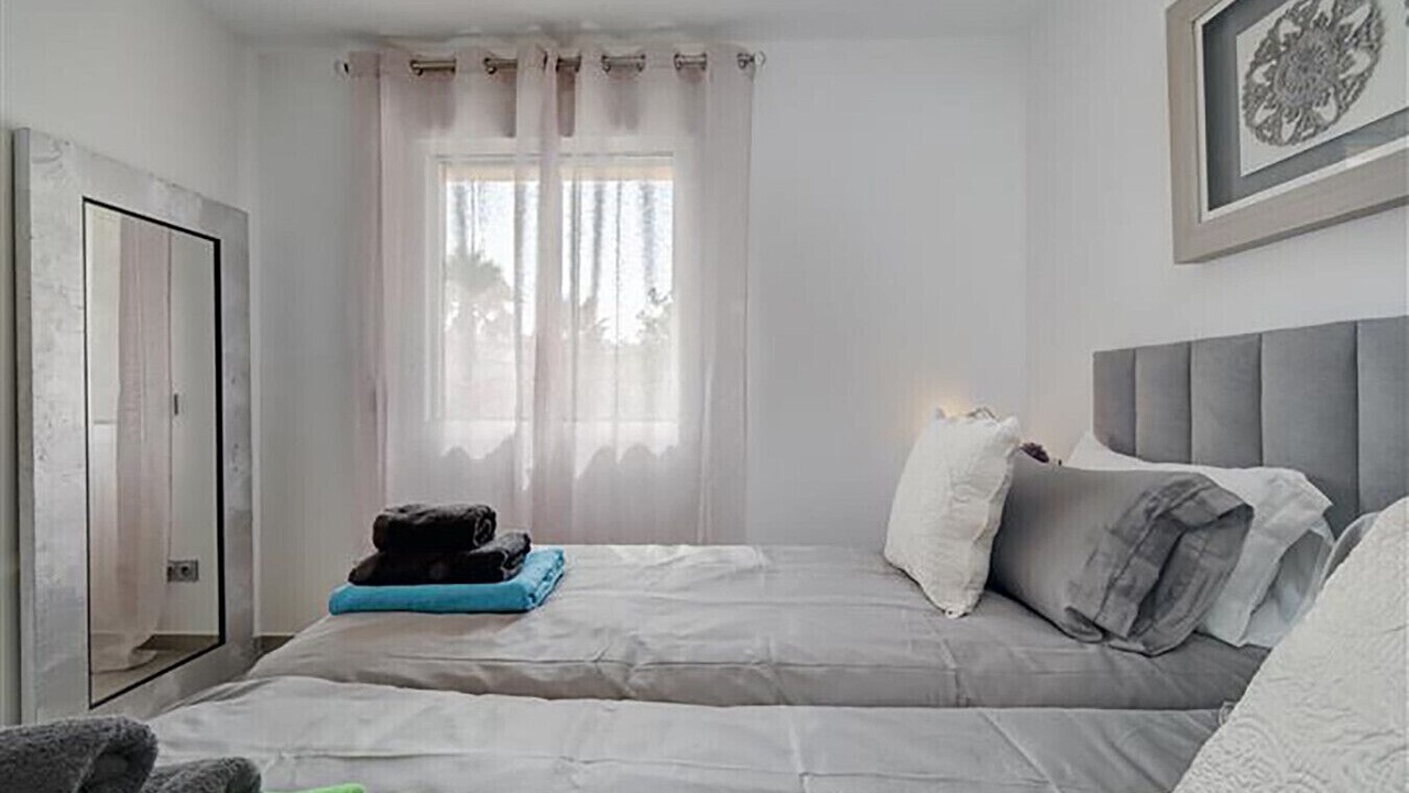 Photo of Bedroom in Golden Mile