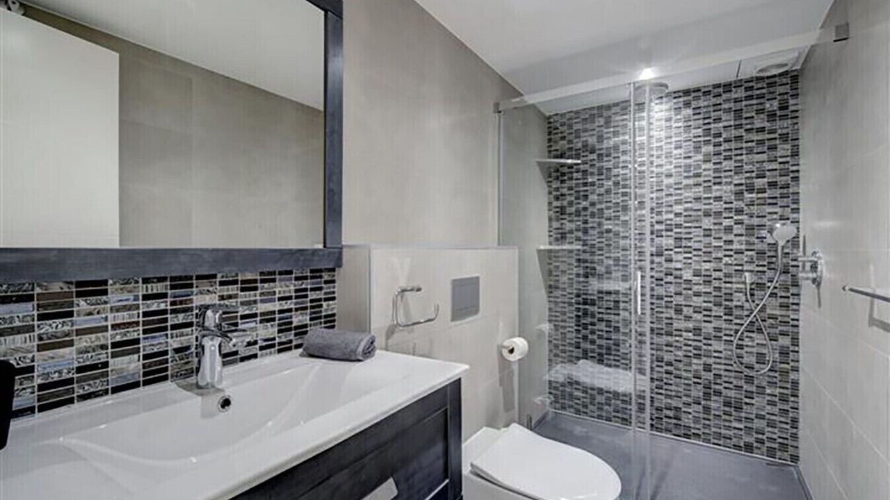 Photo of Bathroom in Golden Mile