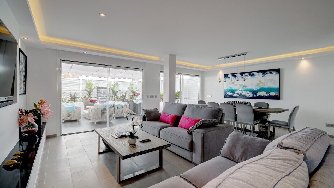 Photo of Livingroom in Golden Mile