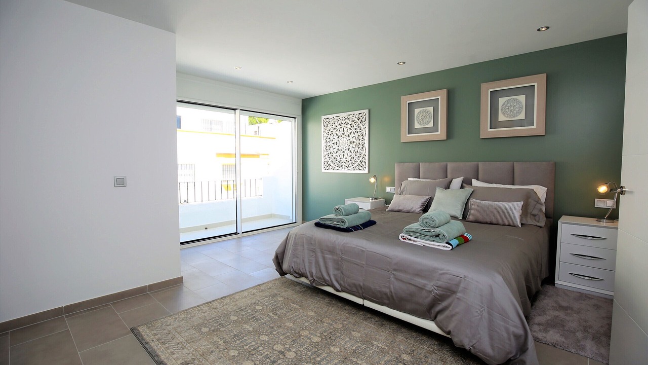Photo of Bedroom in Golden Mile