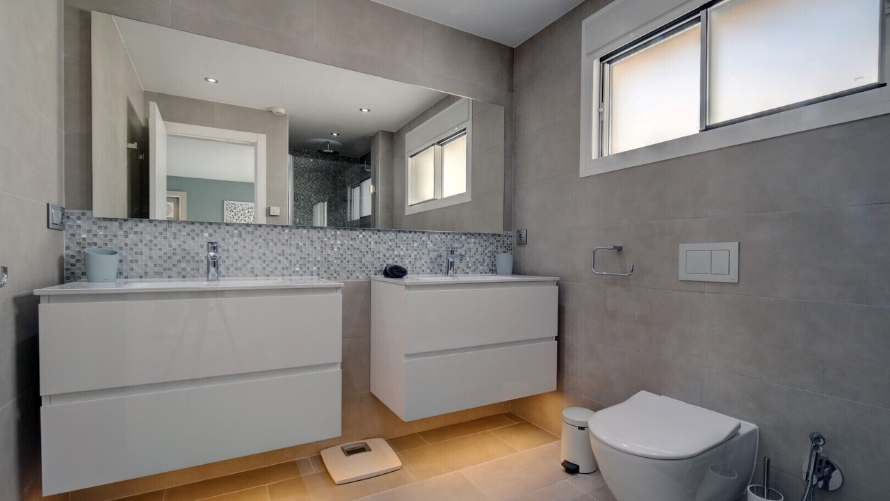 Photo of Bathroom in Golden Mile