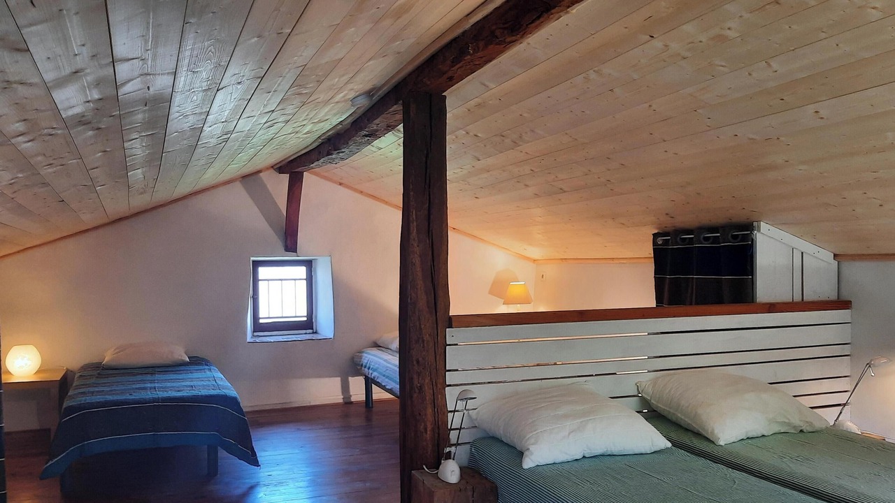 Photo of Bedroom in Larbont