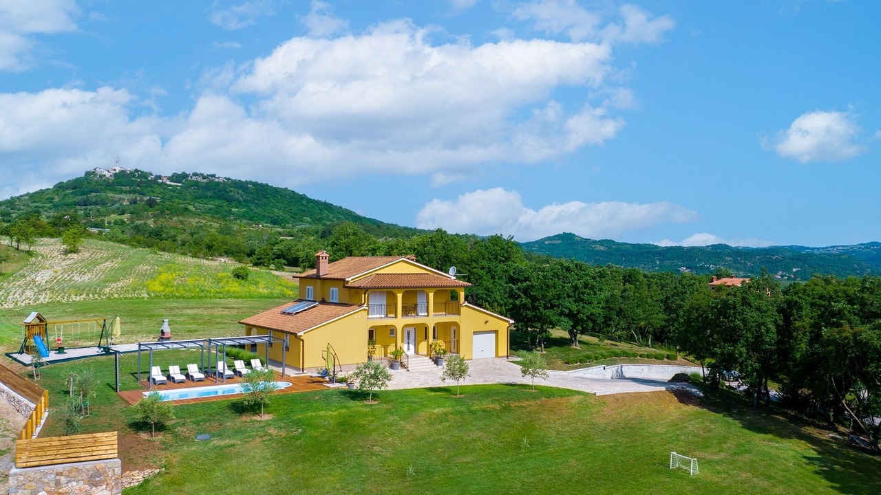 Photo of Outdoor in Pican
