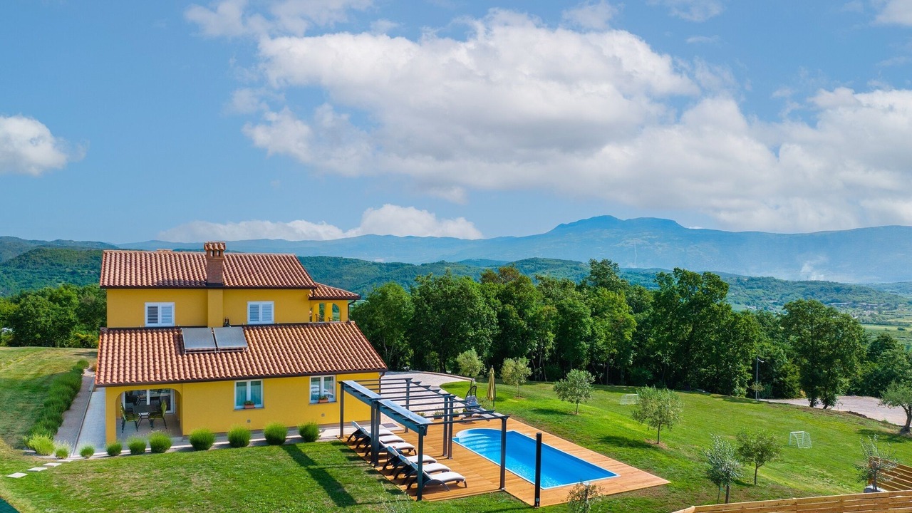 Photo of Outdoor in Pican