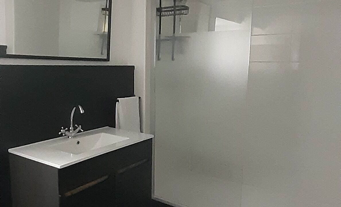 Photo of Bathroom in Lanvallay