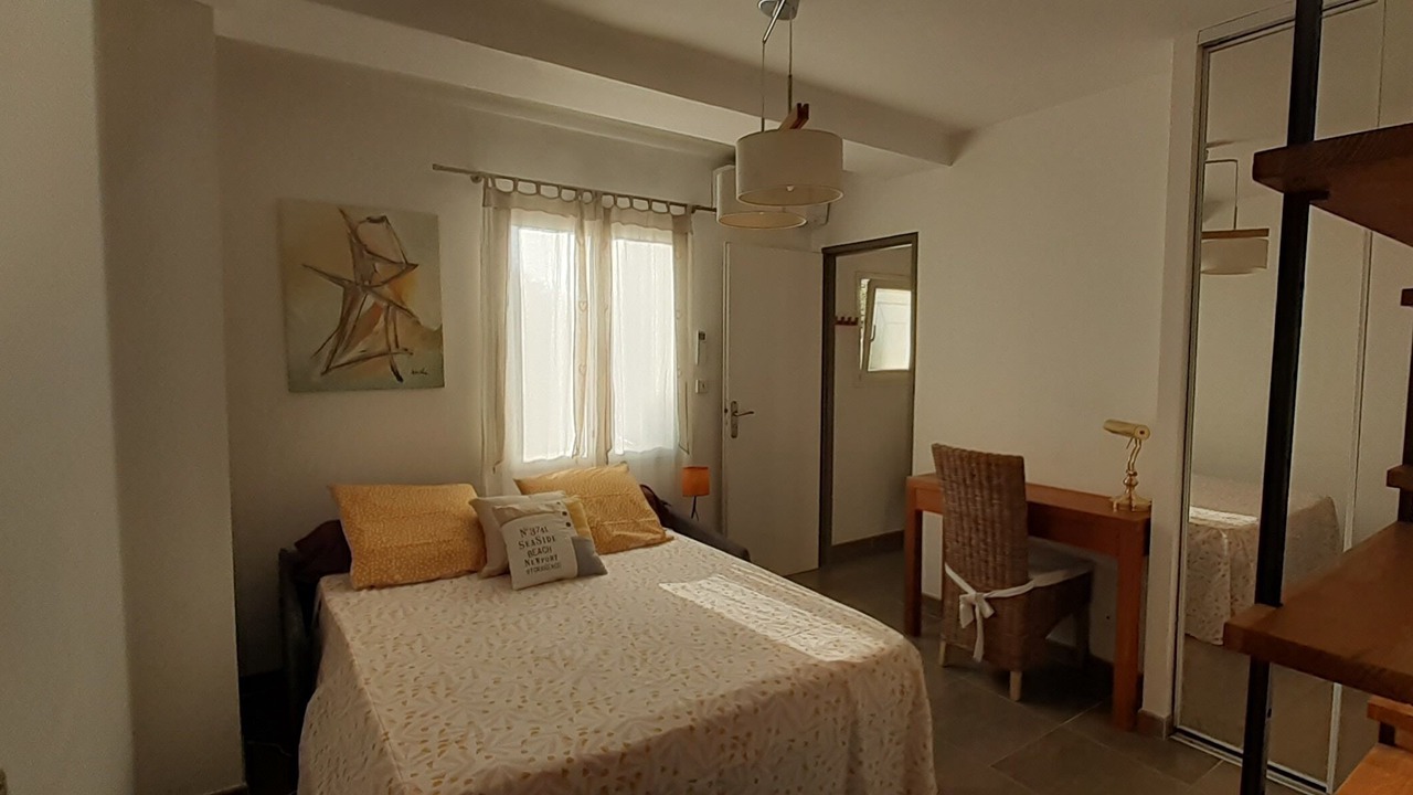 Photo of Bedroom in Sete