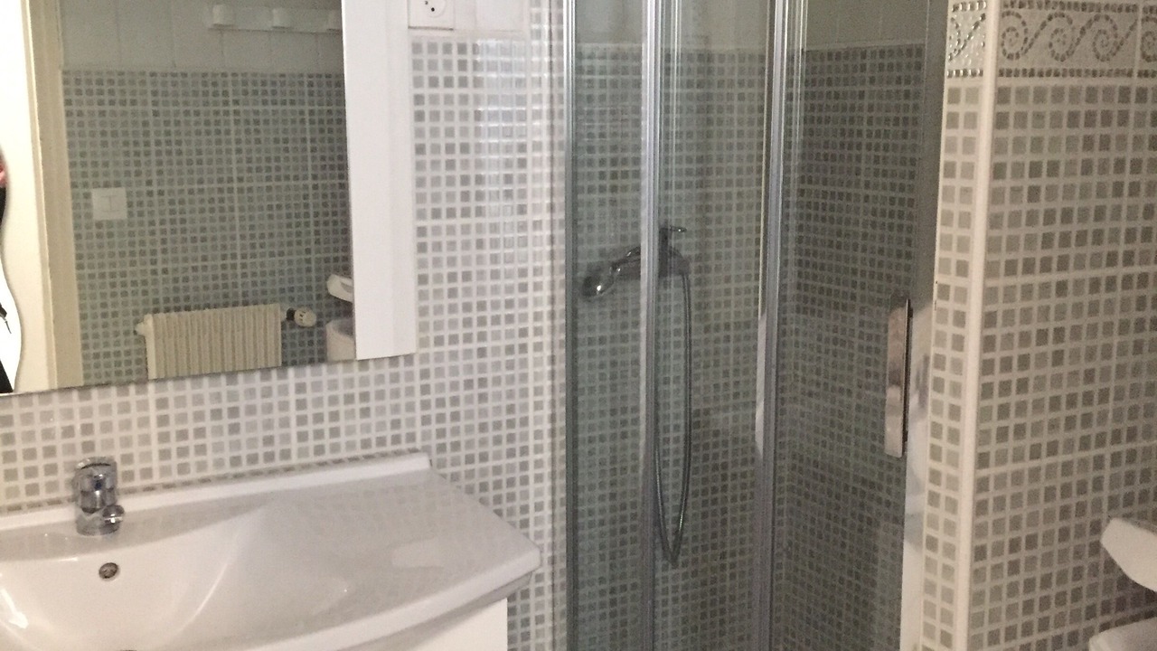 Photo of Bathroom in Font-Romeu-Odeillo-Via