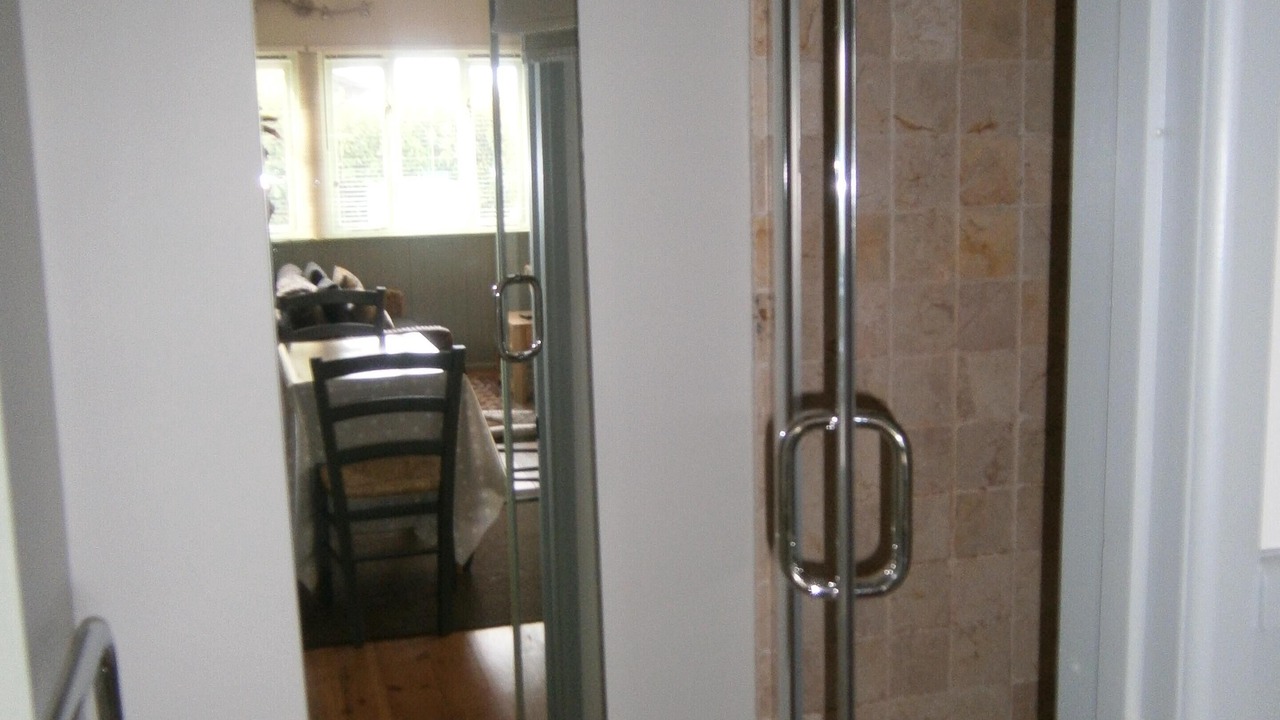 Photo of Others in Tiptoe