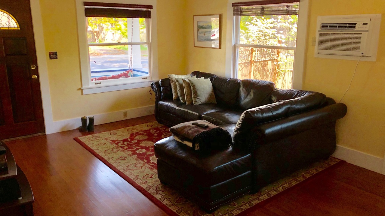 Photo of Livingroom in Napa