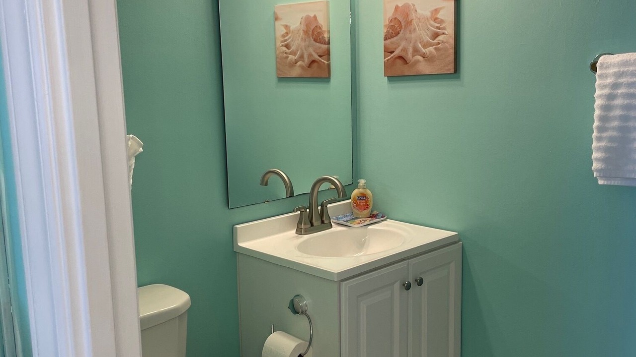 Photo of Bathroom in Garden City