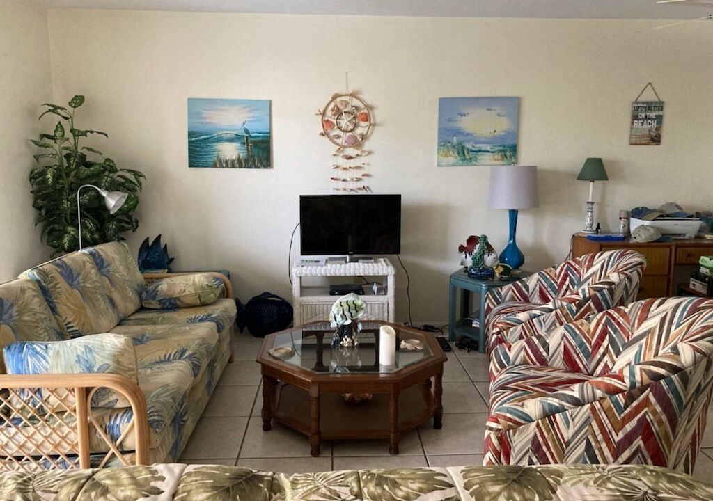 Photo of Livingroom in Pelican Bay