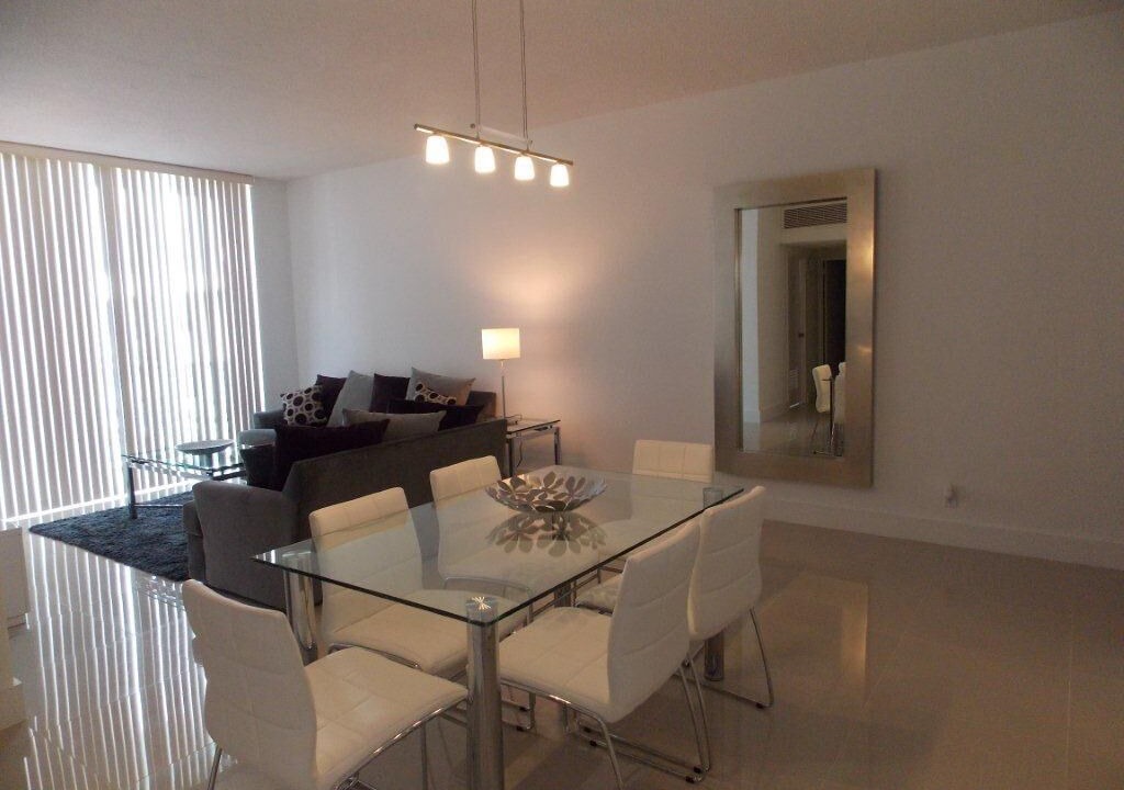 Photo of Bedroom in Hollywood South Central Beach