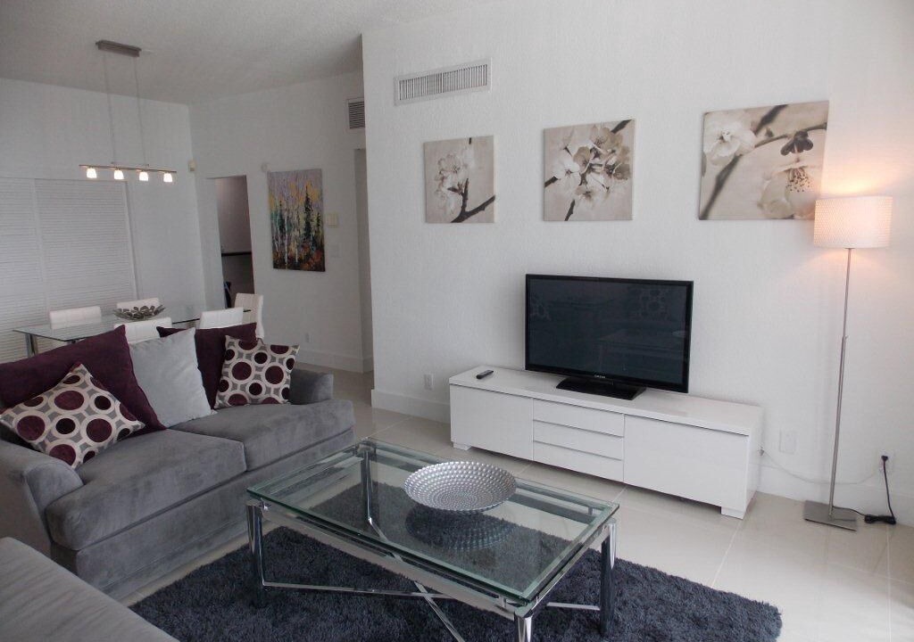 Photo of Others in Hollywood South Central Beach