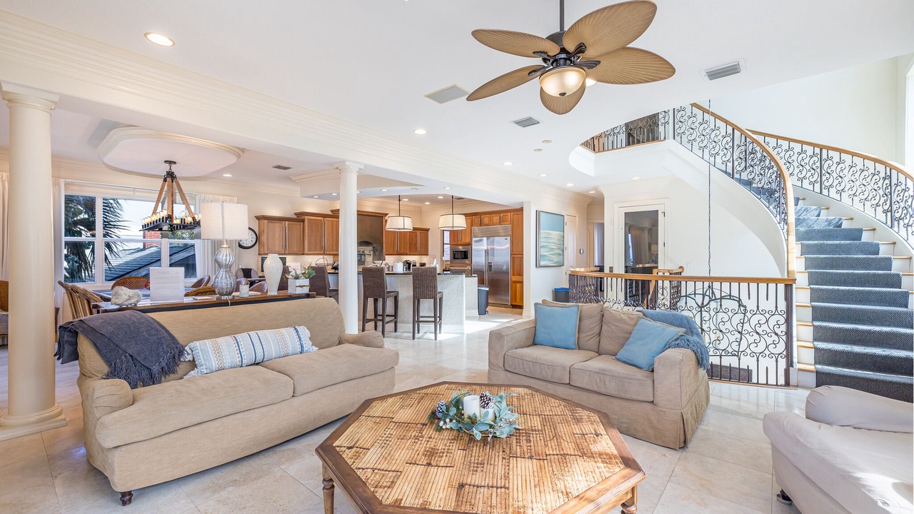 Photo of Livingroom in Independence Square