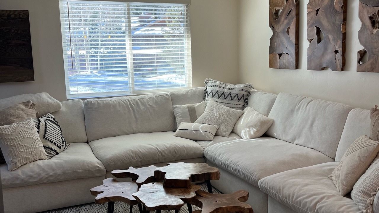Photo of Livingroom in Vail