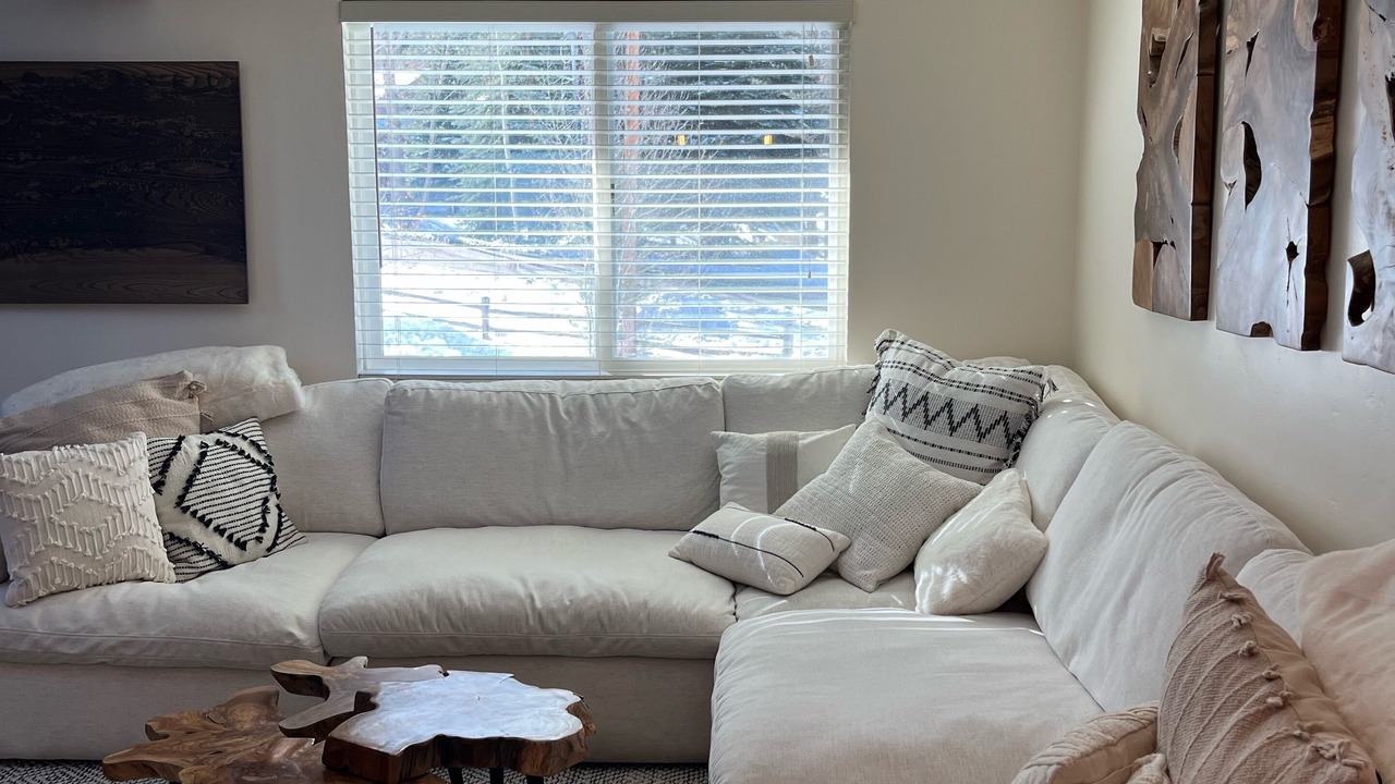 Photo of Livingroom in Vail