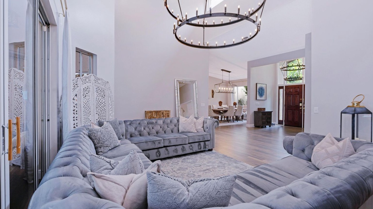Photo of Livingroom in Lakefield South
