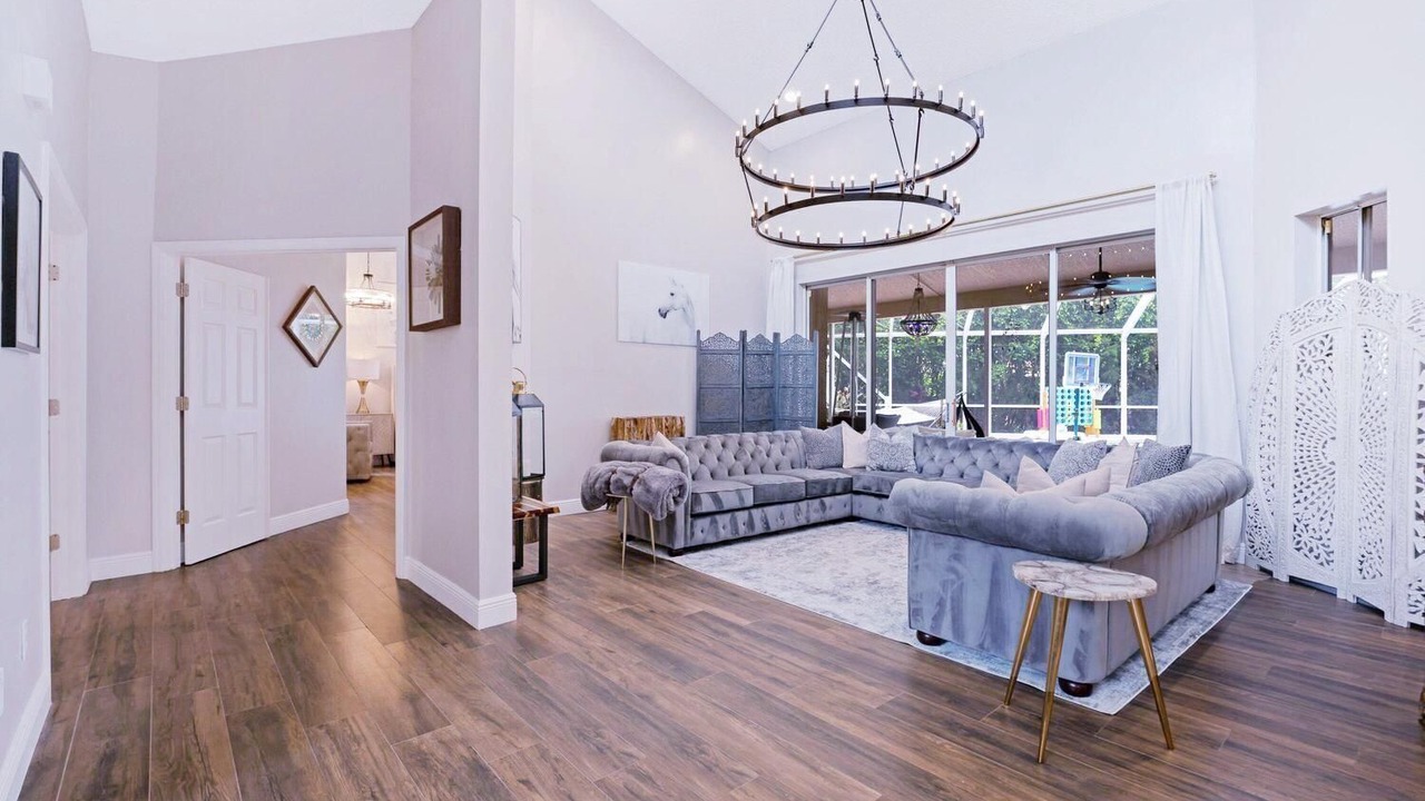Photo of Livingroom in Lakefield South