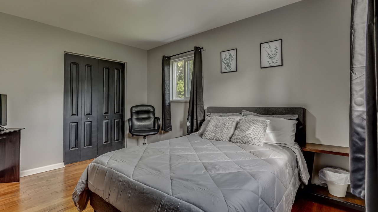 Photo of Bedroom in Royal Oak