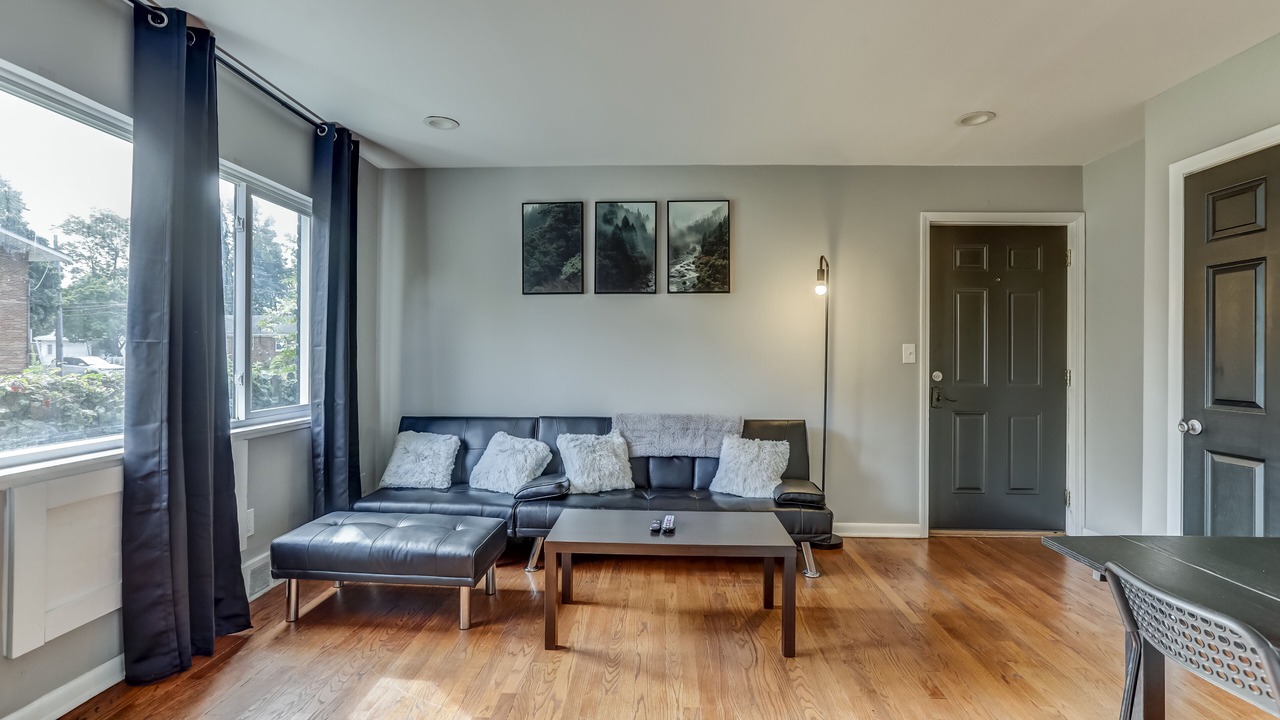 Photo of Livingroom in Royal Oak