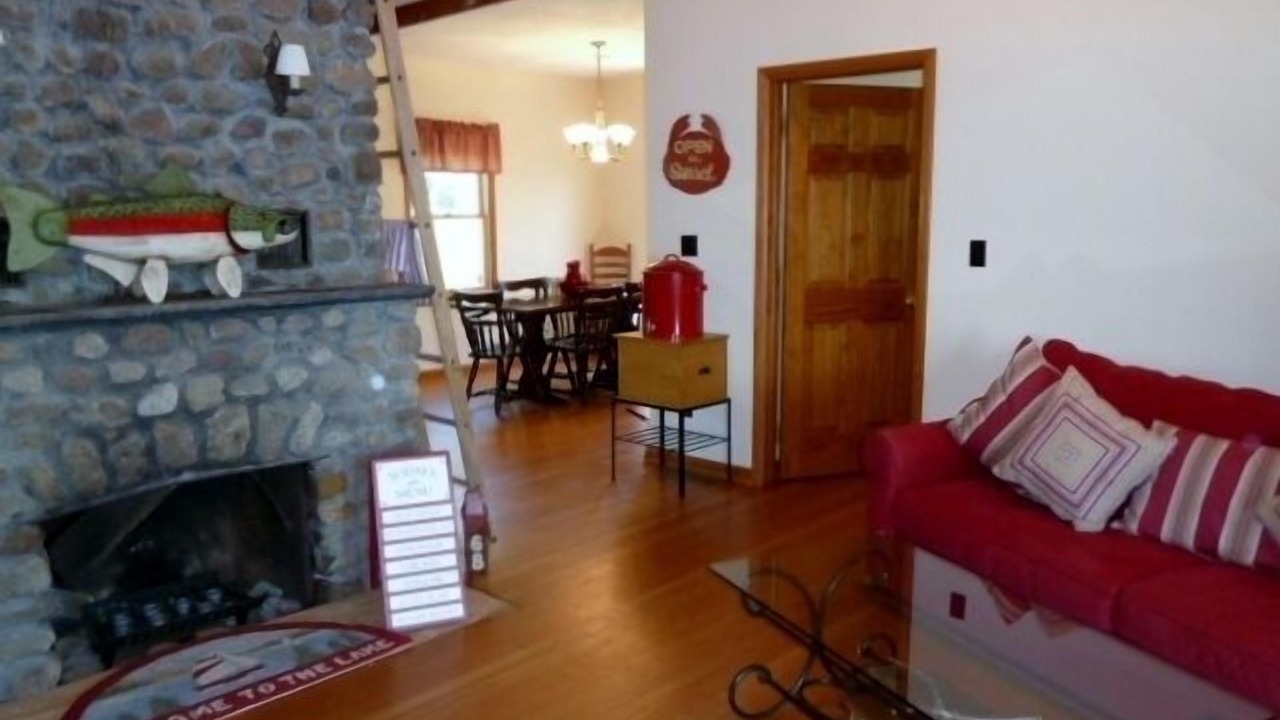 Photo of Livingroom in Cleveland