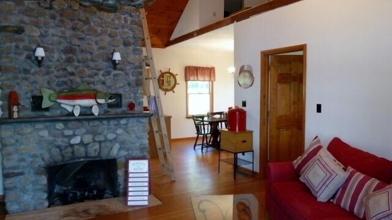 Photo of Livingroom in Cleveland