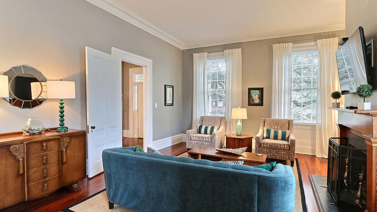 Photo of Livingroom in Savannah Victorian District