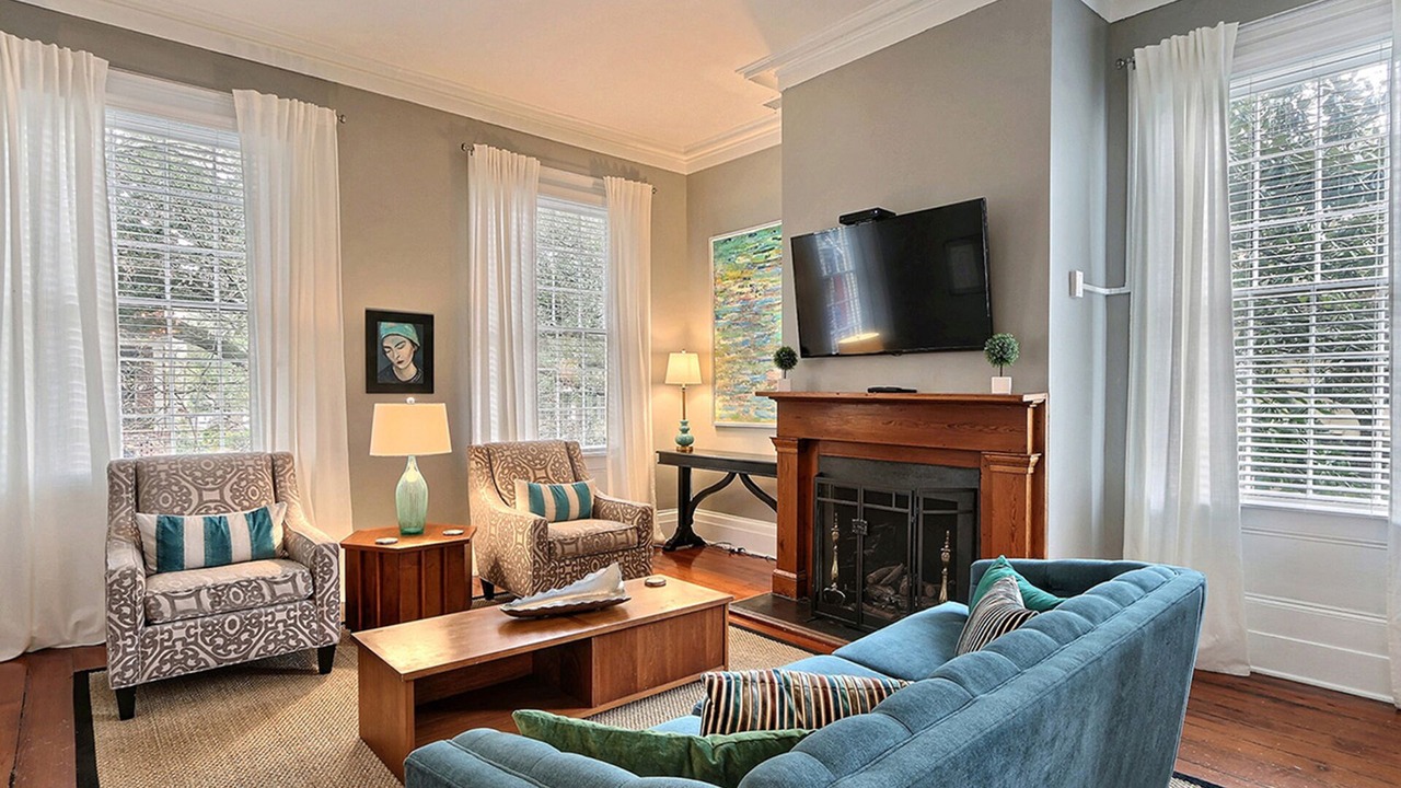 Photo of Livingroom in Savannah Victorian District