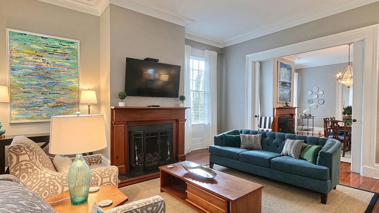 Photo of Livingroom in Savannah Victorian District