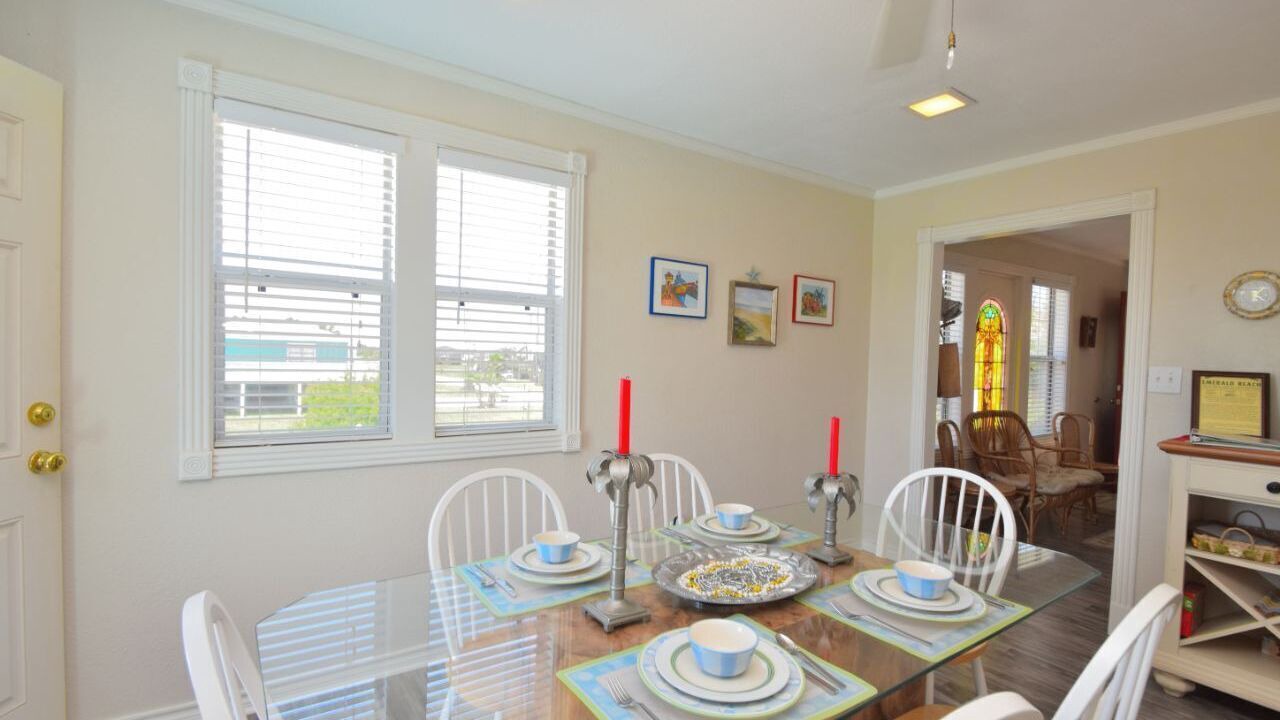 Photo of Bedroom in Crystal Beach