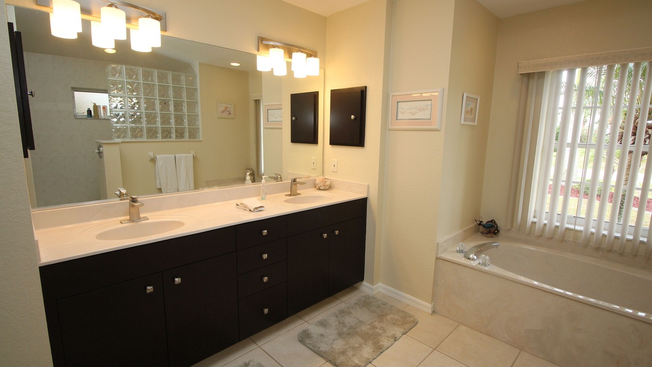 Photo of Bathroom in Broadmoor
