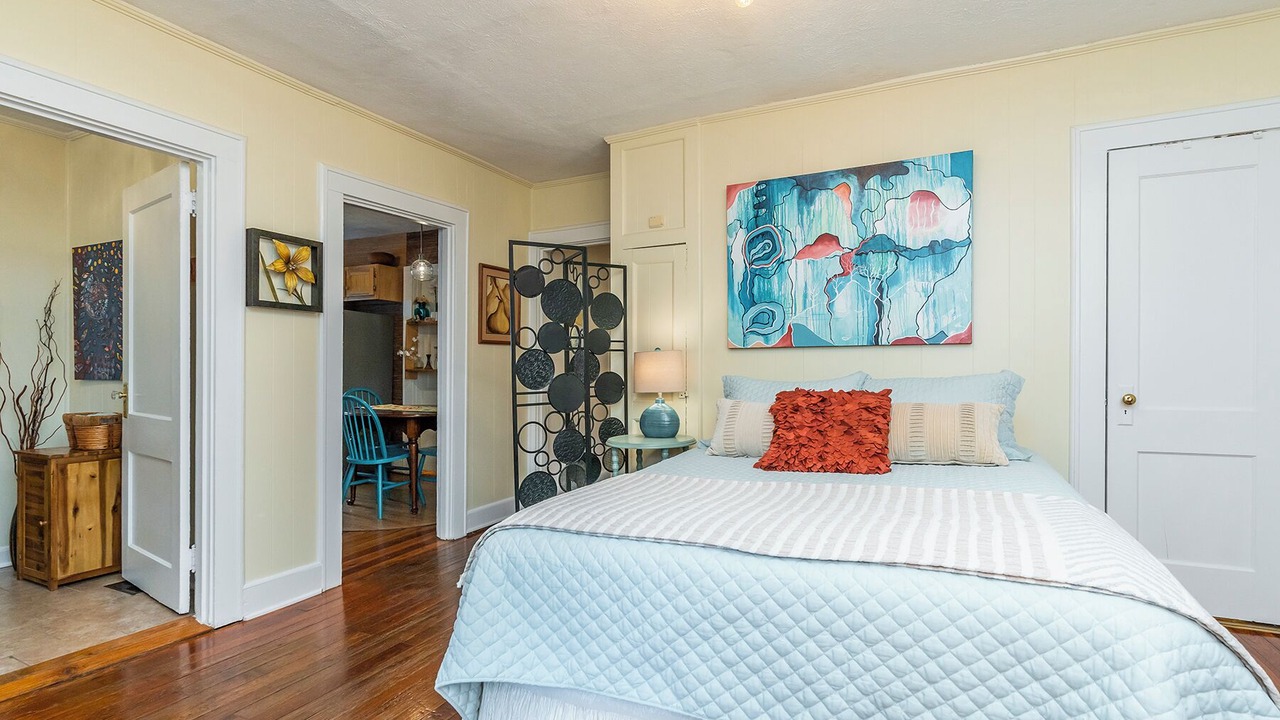 Photo of Bedroom in Berea