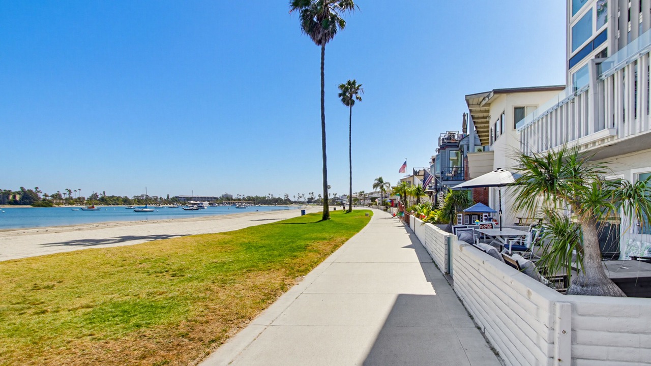 Photo of Patio Balcony in Central Mission Beach